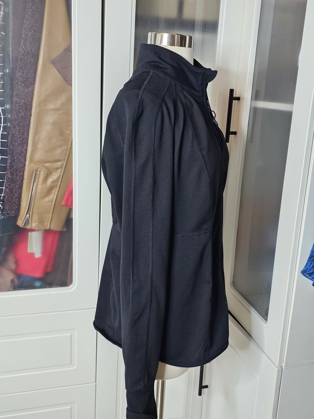 Zella Women’s Black Zip-Up Jacket - Picture 2 of 4